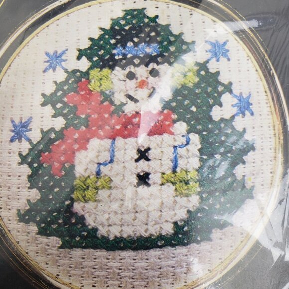 2 Bucilla Counted Cross Stitch Ornaments Kits Vintage 48788 48789 Santa Snowman - Picture 4 of 12